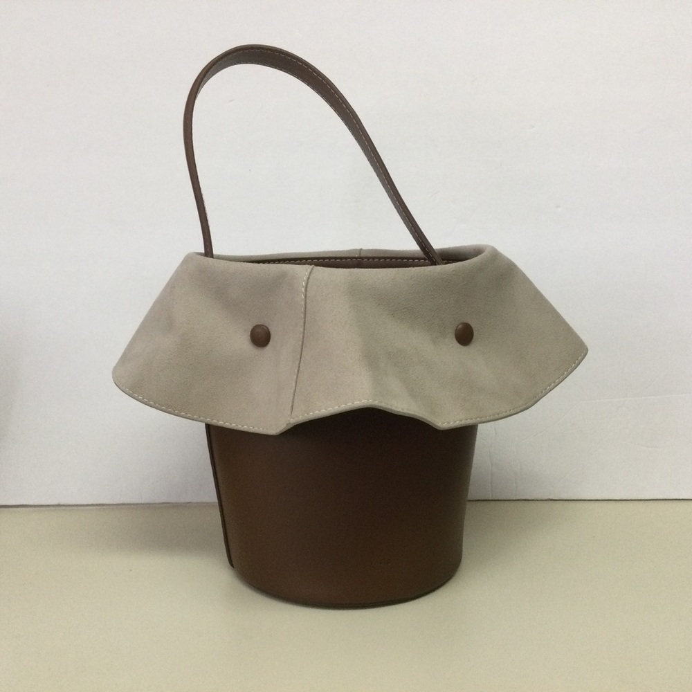 Vasic Eden Leather Bucket Bag